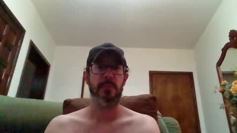 Snapshot of lukz88bigcock chatting on March 20, 1:10 am Luke online show from March 20, 1:10 am