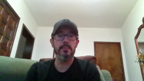 Snapshot of lukz88bigcock chatting on June 20, 12:14 am Luke online show from June 20, 12:14 am
