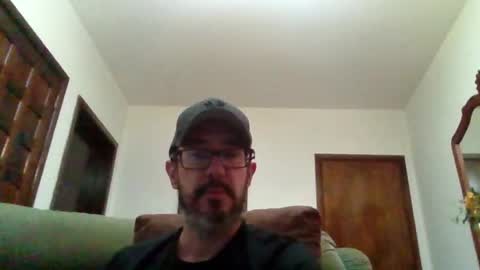 Snapshot of lukz88bigcock chatting on June 26, 1:10 am Luke online show from June 26, 1:10 am