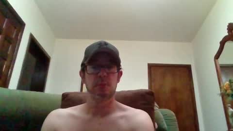 Snapshot of lukz88bigcock chatting on July 10, 12:04 am Luke online show from July 10, 12:04 am
