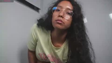 Snapshot of lulitauwu chatting on July 14, 2:05 am lulitauwu online show from July 14, 2:05 am