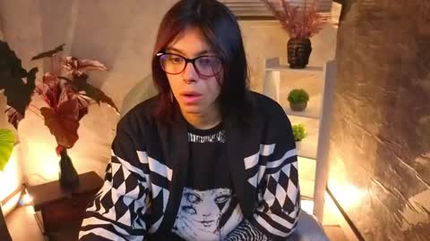 Cookie  online show from April 18, 1:48 pm