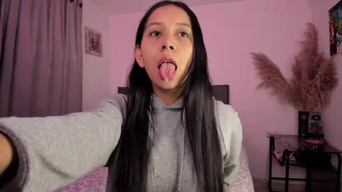 lulu10541697 online show from April 3, 5:27 am