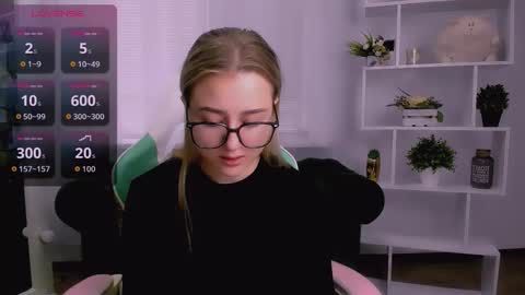 Lily online show from November 18, 7:57 am