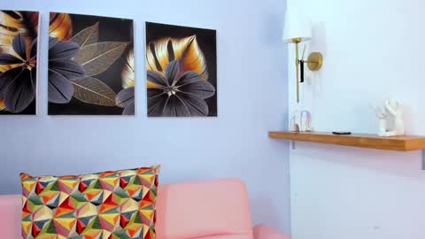 LuLu  online show from October 8, 9:56 pm