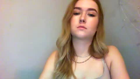 Snapshot of lulu_baby1 chatting on February 2, 4:43 pm Lulu Baby18 online show from February 2, 4:43 pm