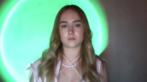 Snapshot of lulu_baby1 chatting on February 11, 3:51 pm Lulu Baby18 online show from February 11, 3:51 pm