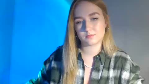 Snapshot of lulu_baby1 chatting on February 25, 4:21 pm Lulu Baby18 online show from February 25, 4:21 pm