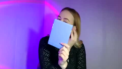 Snapshot of lulu_baby1 chatting on March 9, 7:12 am Lulu Baby18 online show from March 9, 7:12 am