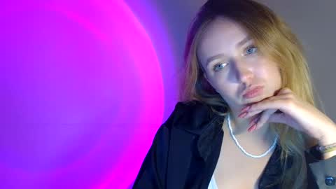 Snapshot of lulu_baby1 chatting on October 2, 7:54 pm Lulu Baby18 online show from October 2, 7:54 pm