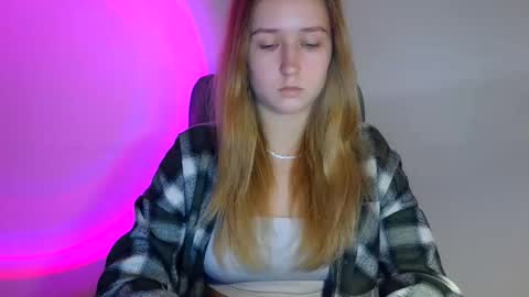 Snapshot of lulu_baby1 chatting on October 30, 9:00 am Lulu Baby18 online show from October 30, 9:00 am