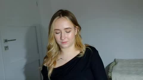 Lulu Baby18 online show from March 8, 10:13 pm