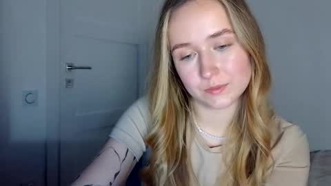 Lulu Baby18 online show from April 20, 7:37 pm