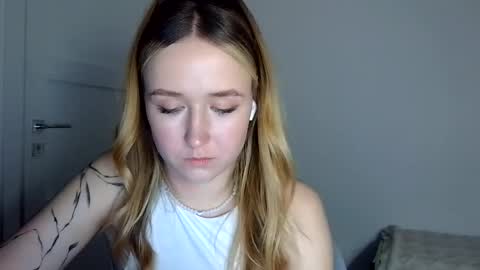 Lulu Baby18 online show from April 22, 8:21 pm