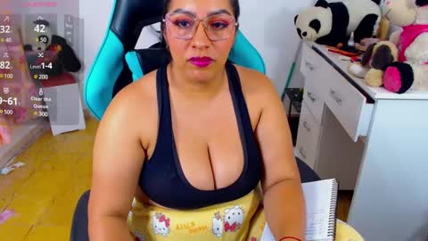 Snapshot of lulu_f1 chatting on February 18, 3:21 am  ferrer   online show from February 18, 3:21 am