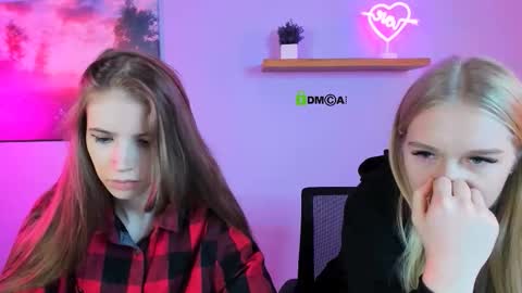 Snapshot of lulu_fly_ chatting on October 23, 8:57 am lulu_fly_ online show from October 23, 8:57 am