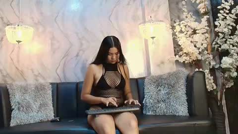 lulu_litle online show from March 5, 10:06 pm