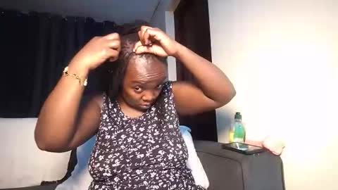 lulu_sparks1 online show from December 23, 3:37 am