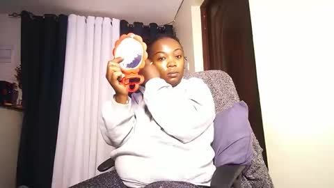 lulu_sparks1 online show from April 2, 4:10 am