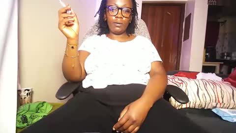 Snapshot of lulu_sparks1 chatting on June 10, 6:12 am lulu_sparks1 online show from June 10, 6:12 am
