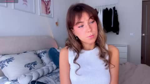 Snapshot of luluberryx chatting on June 3, 2:03 am lulu berry online show from June 3, 2:03 am