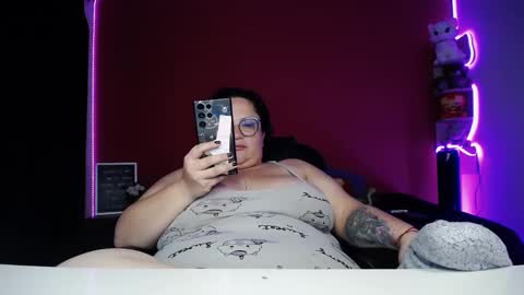 LuluBigTitts online show from December 18, 4:53 am