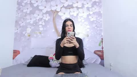 LULU online show from July 4, 3:18 pm