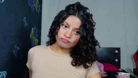 Snapshot of luluupeach69 chatting on July 5, 1:34 am luluupeach69 online show from July 5, 1:34 am