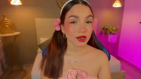 L U M A online show from April 19, 4:01 am