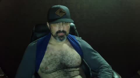 Snapshot of lumberjackstud2024 chatting on December 21, 4:52 am lumberjackstud2024 online show from December 21, 4:52 am