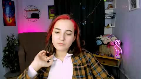 Snapshot of lumera_gentle chatting on December 14, 10:09 am lumera_gentle online show from December 14, 10:09 am