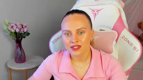 lumerisoren online show from June 10, 4:39 pm