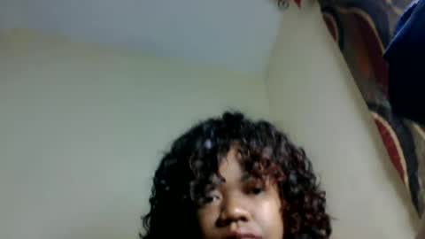 Snapshot of lumira_belle chatting on June 24, 6:40 pm lumira_belle online show from June 24, 6:40 pm