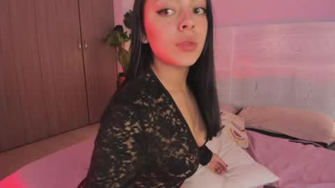 lummii_ online show from May 27, 2:41 am