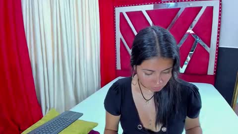 Luna  online show from November 10, 8:19 pm