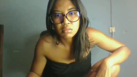 luna8184 online show from March 6, 3:30 pm