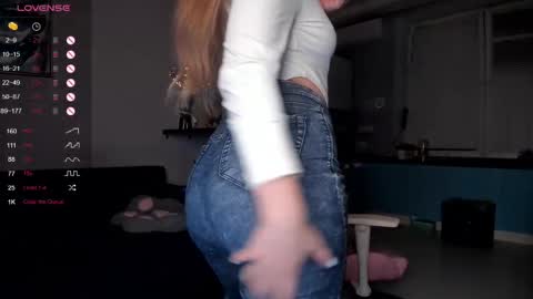 Snapshot of luna__l chatting on March 1, 12:07 am Alice online show from March 1, 12:07 am