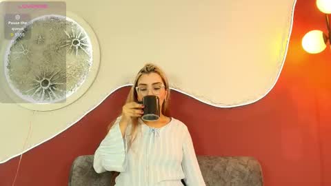 luna__velvet online show from March 6, 3:08 pm