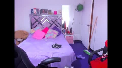 luna_analya online show from June 9, 2:17 pm