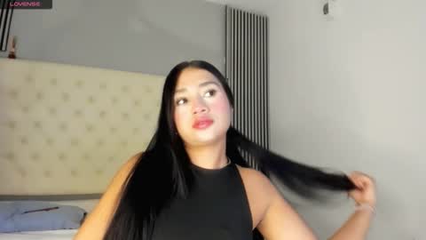 luna and banji online show from January 18, 12:31 pm