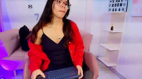 Luna And Titan  online show from February 7, 11:36 am