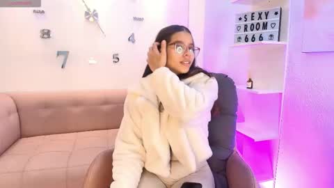 Luna And Titan  online show from February 11, 3:33 am