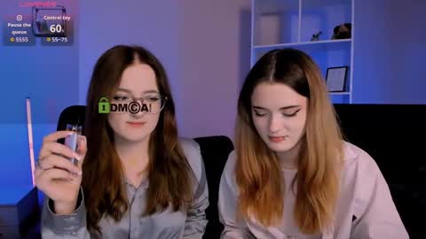 luna_berryy online show from December 5, 8:27 pm