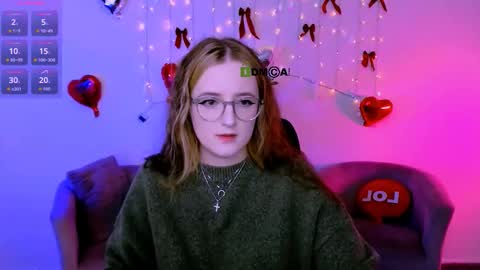 luna_berryy online show from March 17, 8:23 pm