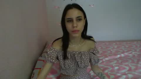 Luna Bii online show from May 7, 2:06 am