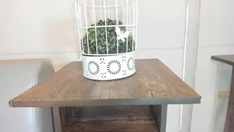 luna_bradley_ online show from April 17, 12:41 pm