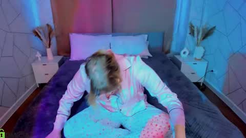 luna online show from March 25, 1:22 am