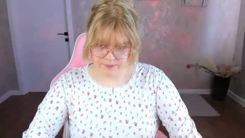 luna online show from April 22, 1:19 am