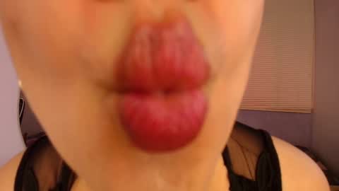 luna_desiree online show from March 11, 8:59 pm