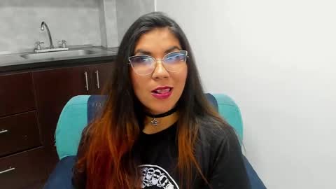 luna  online show from February 6, 2:26 pm